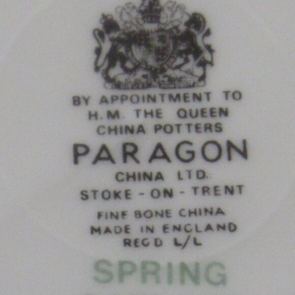 Paragon Spring Garland 10.25" Dinner Plate, Fluted Rim, Gold Gilt Trim, A 1111 - Picture 4 of 4